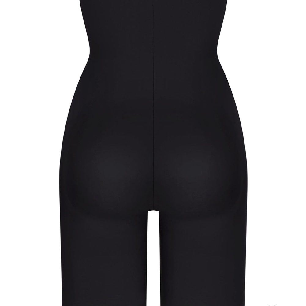 SKIMS Women's Black padded butt enhancing bodysuit shape wear size small - Picture 6 of 6